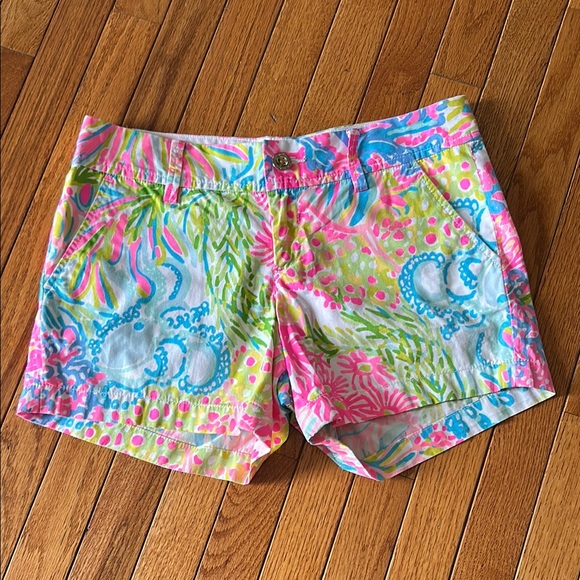 Lilly Pulitzer Pink and Blue Callahan Shorts Vibrant Tropical Design - Picture 1 of 6